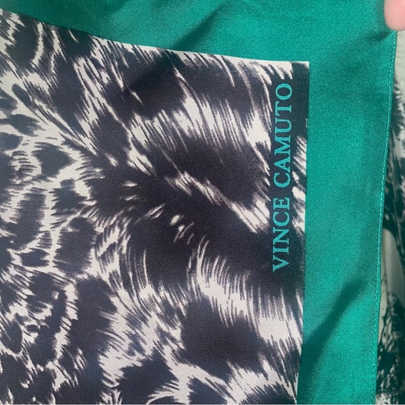 Vince Camuto silk scarf - Picture 2 of 5